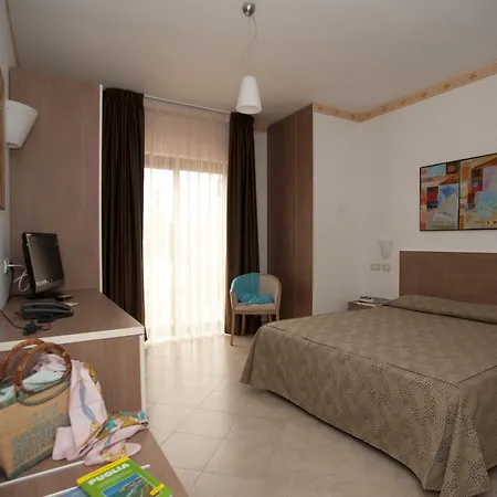 Hotel Nicolaus Club Oasi 4*